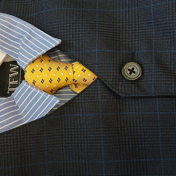 NWT Toddler Boy's Navy Blue Suit Set, Shirt, Pants, Vest, Tie, Size 18 months - Picture 7 of 9